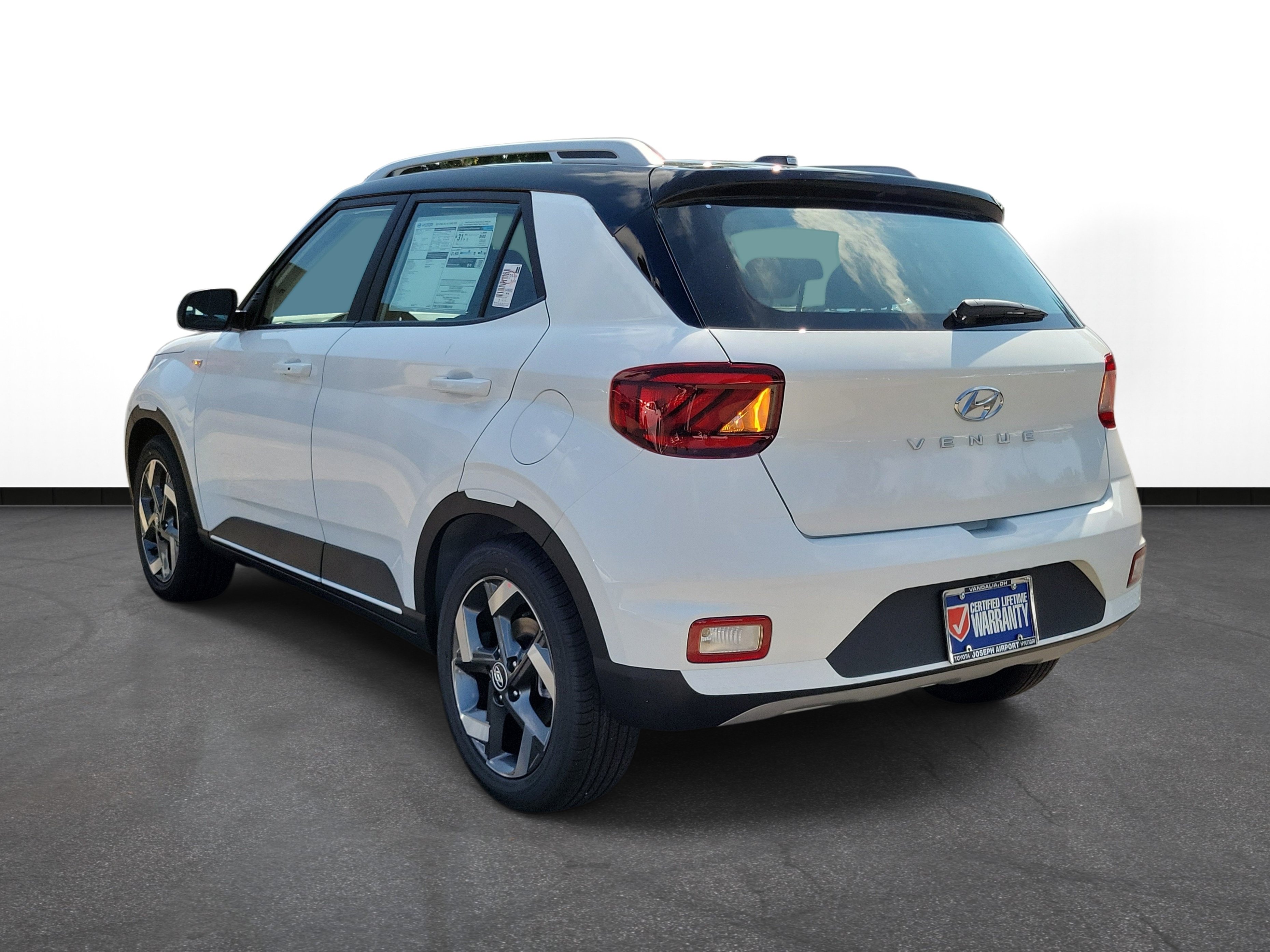 New 2026 Hyundai Venue SEL FWD image 3