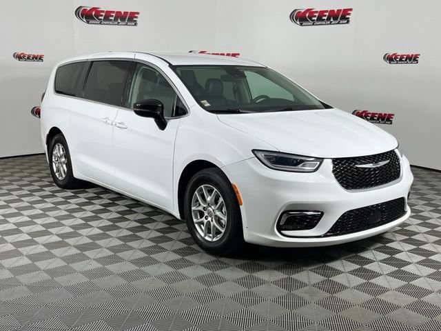 Used 2024 Chrysler Pacifica Touring-L FWD image 2