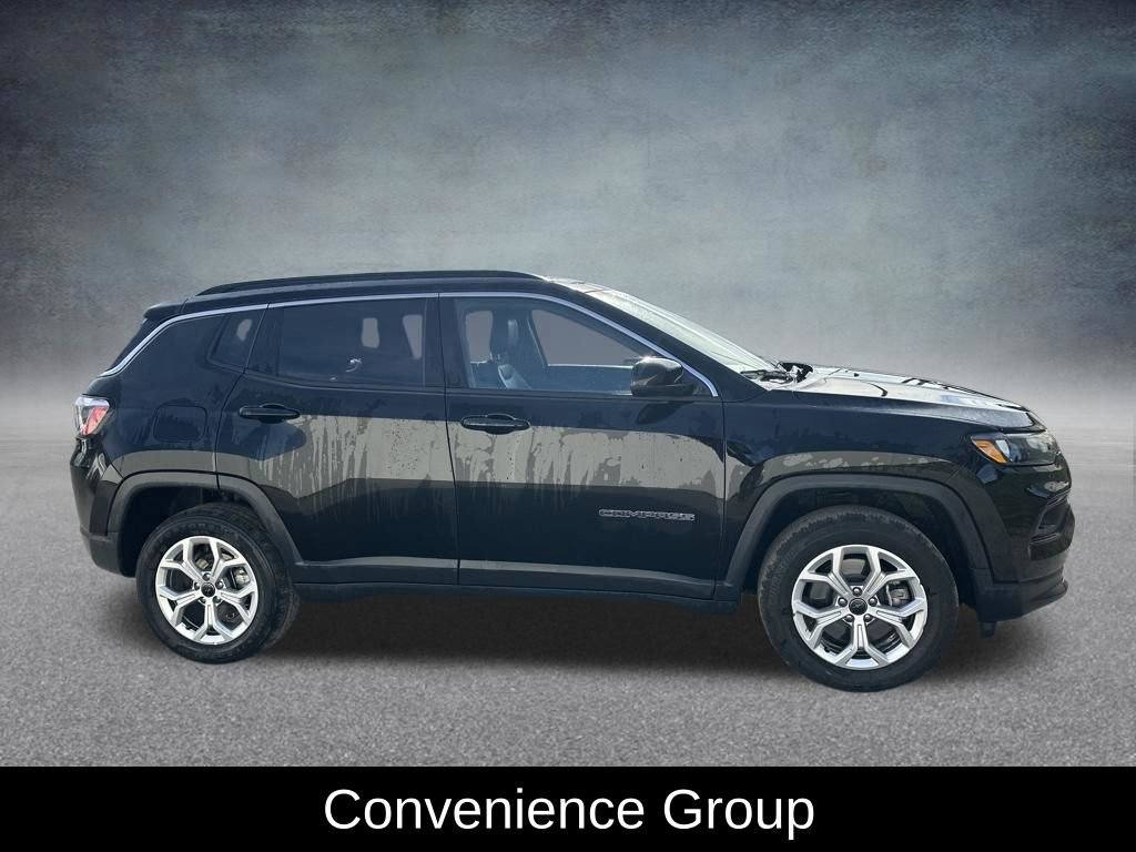 Used 2025 Jeep Compass Latitude w/ Sun & Sound Group image 8