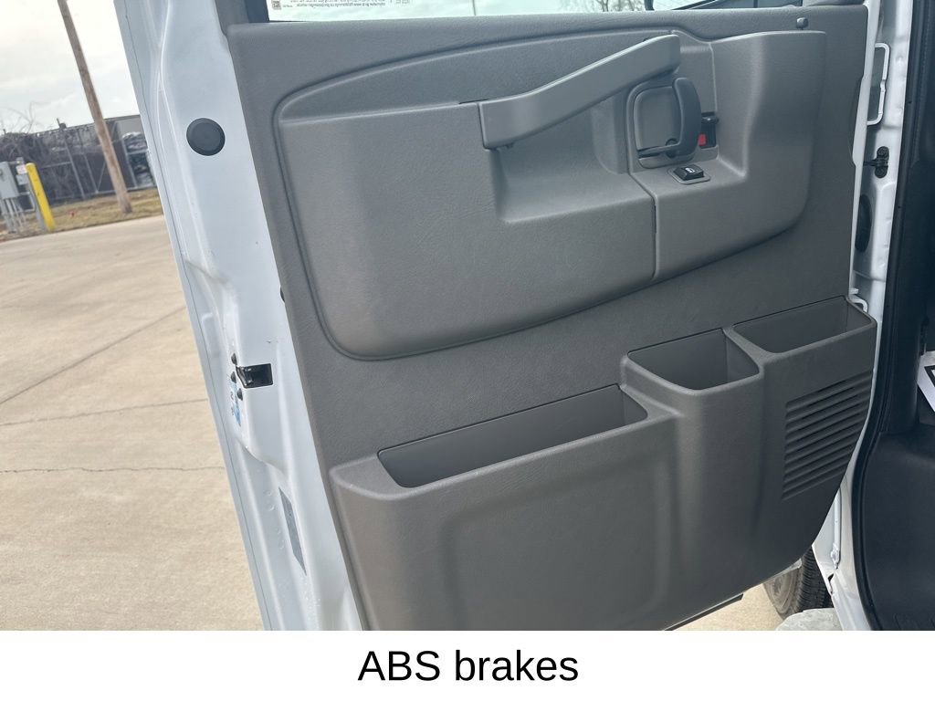 Used 2024 Chevrolet Express 2500 w/ Driver Convenience Package image 25