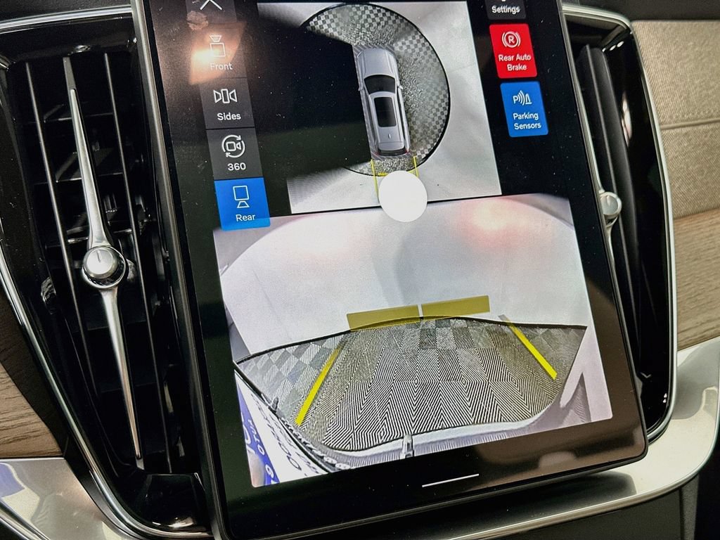 Used 2026 Volvo XC90 B6 Plus w/ Protection Package Premier AWD/4WD image 23