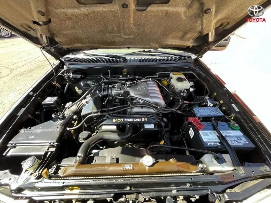 Used 2001 Toyota 4Runner SR5 AWD/4WD image 27