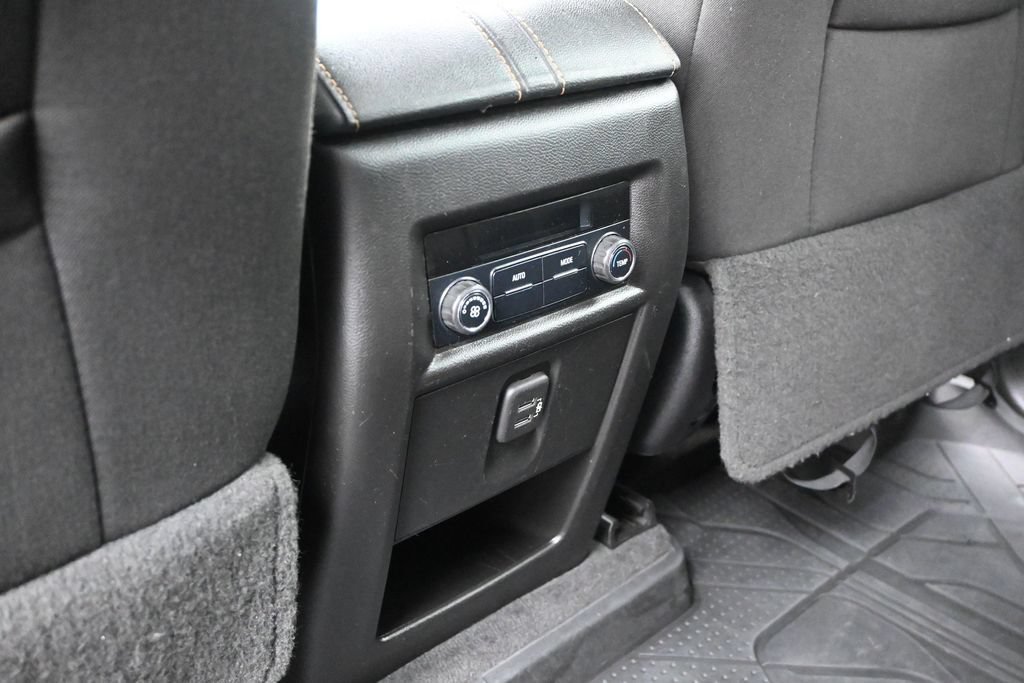 Used 2020 Chevrolet Traverse LS FWD image 16