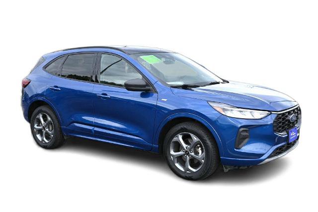 Certified 2023 Ford Escape ST-Line w/ Tech Pack #1 AWD/4WD image 3
