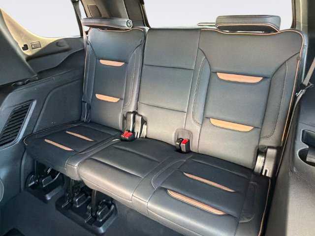 Used 2023 GMC Yukon AT4 w/ AT4 Premium Plus Package AWD/4WD image 18