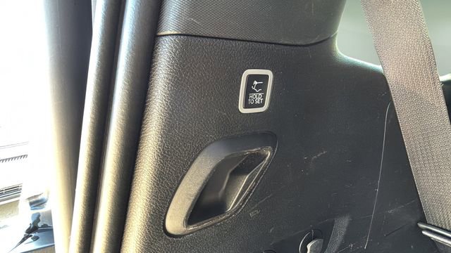 Used 2024 Jeep Wagoneer Series II w/ Flexible Seating Group image 38