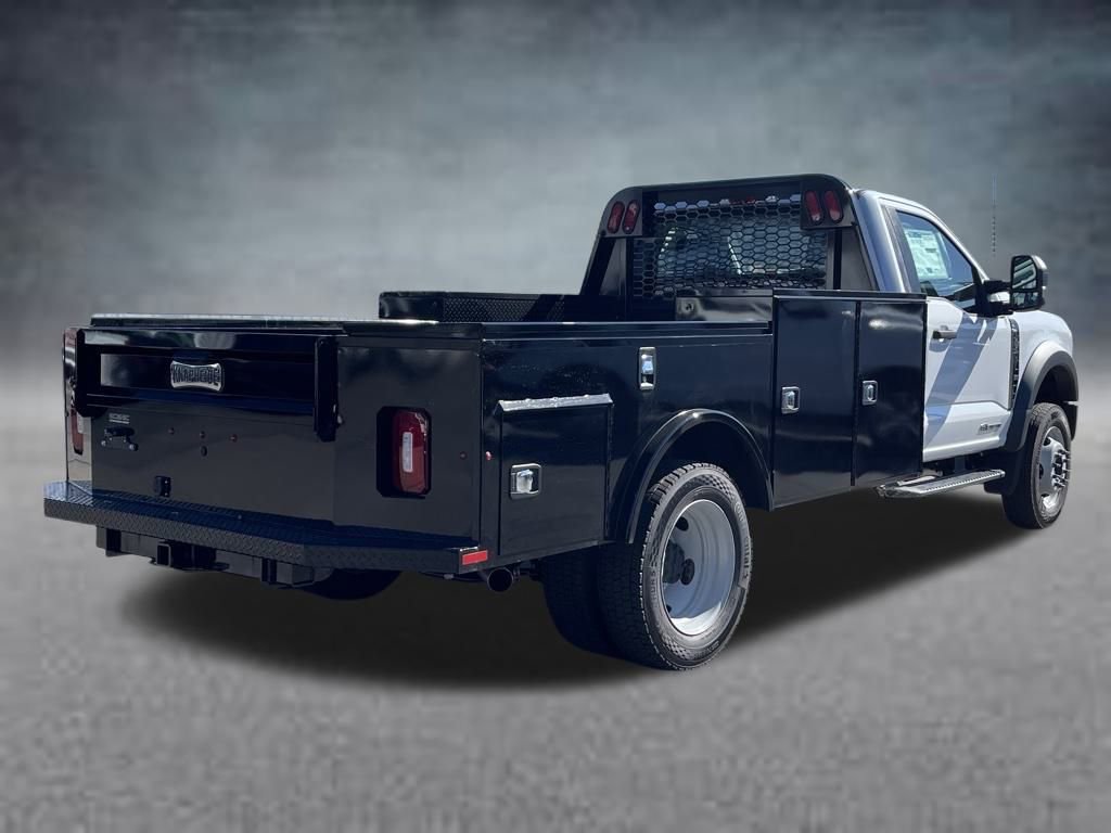 New 2025 Ford F550 4x4 Regular Cab Super Duty image 3