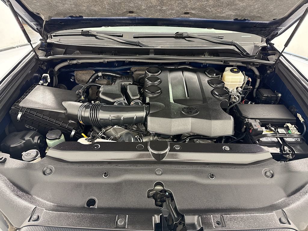 Used 2020 Toyota 4Runner SR5 image 31