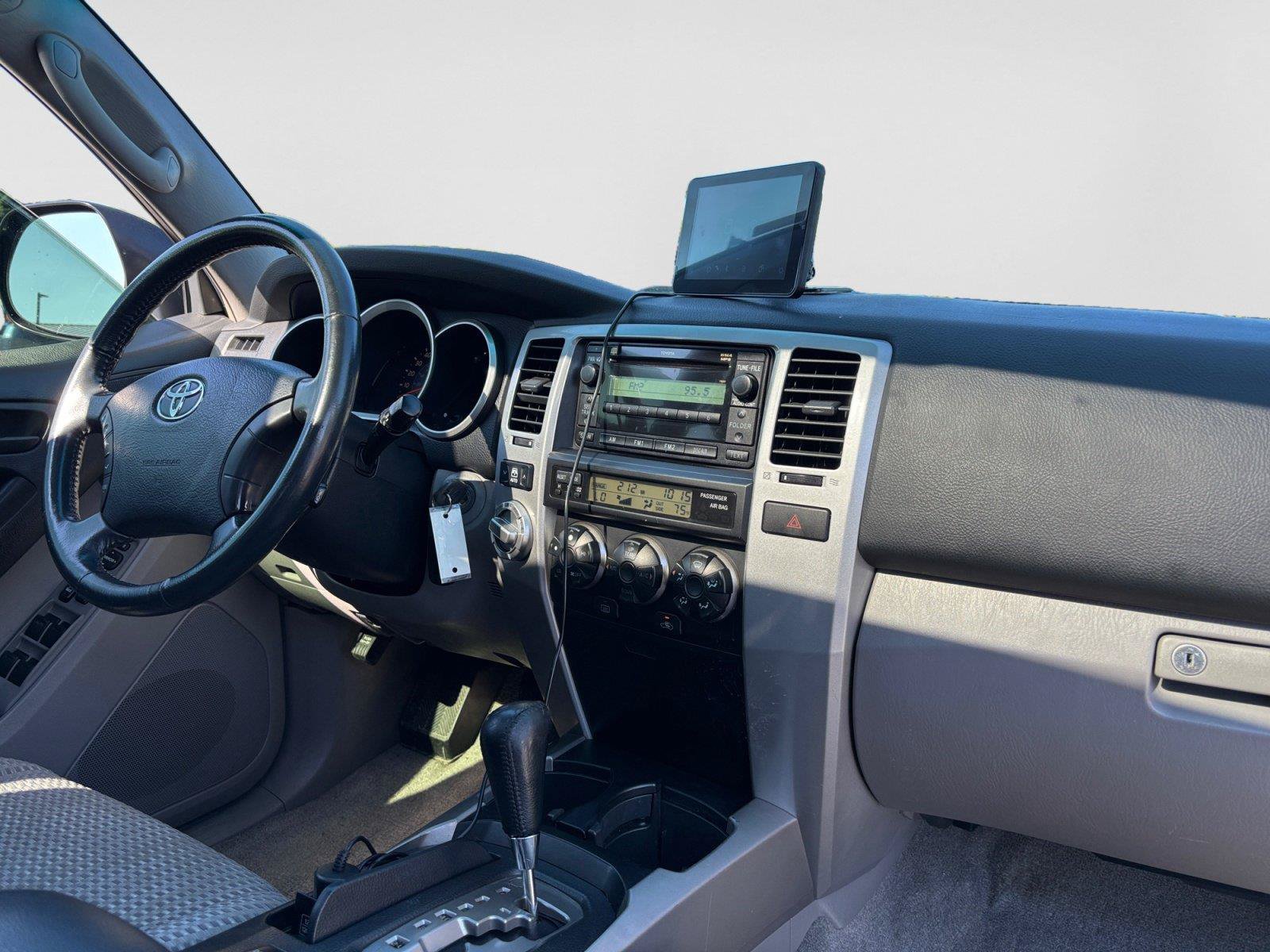 Used 2008 Toyota 4Runner SR5 AWD/4WD image 51