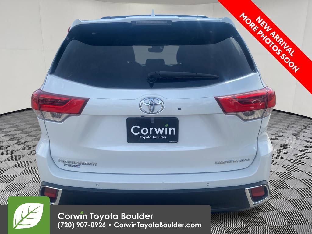 Used 2018 Toyota Highlander Limited Platinum AWD/4WD image 6