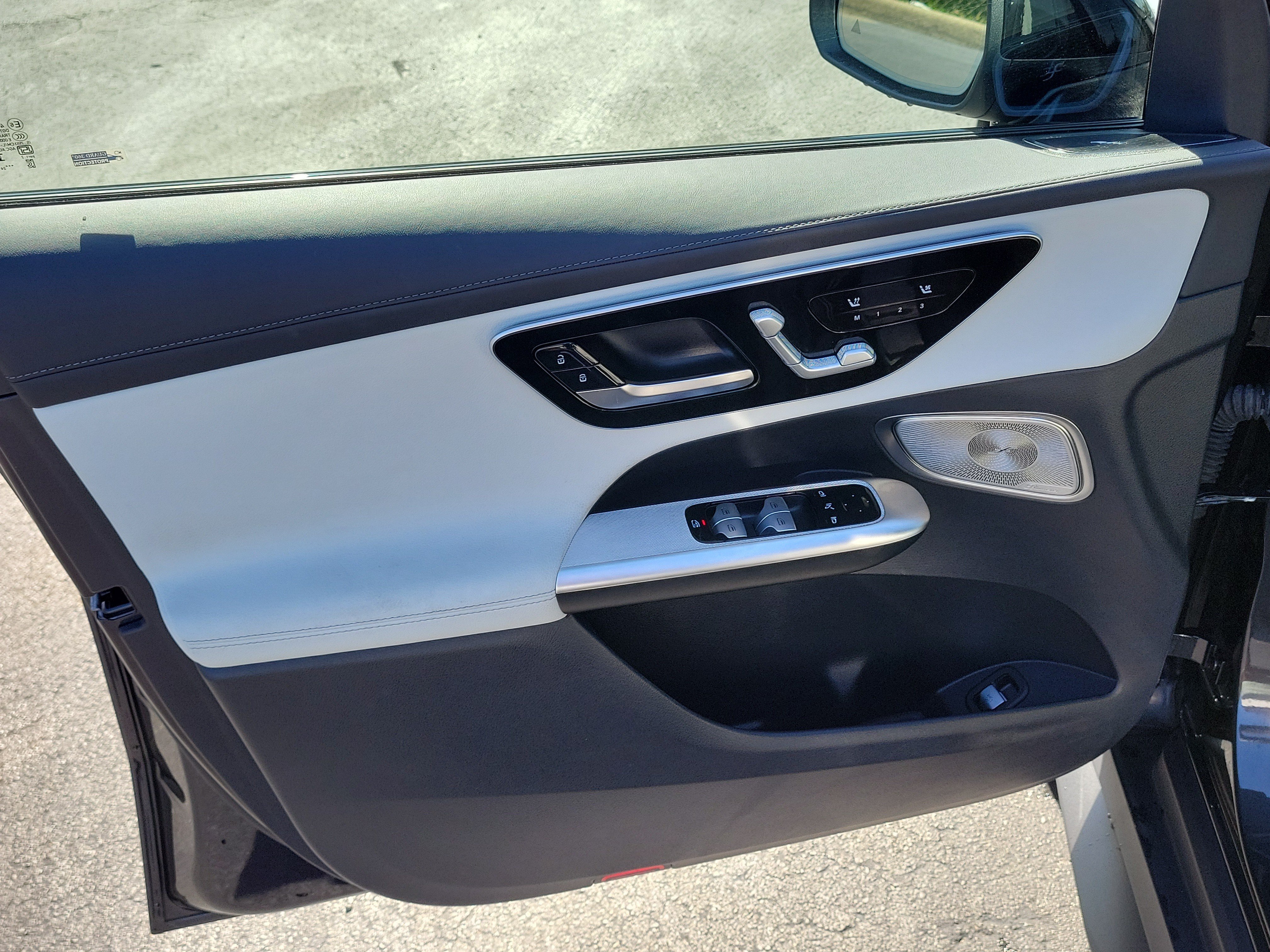 Used 2024 Mercedes-Benz GLC 300 image 17