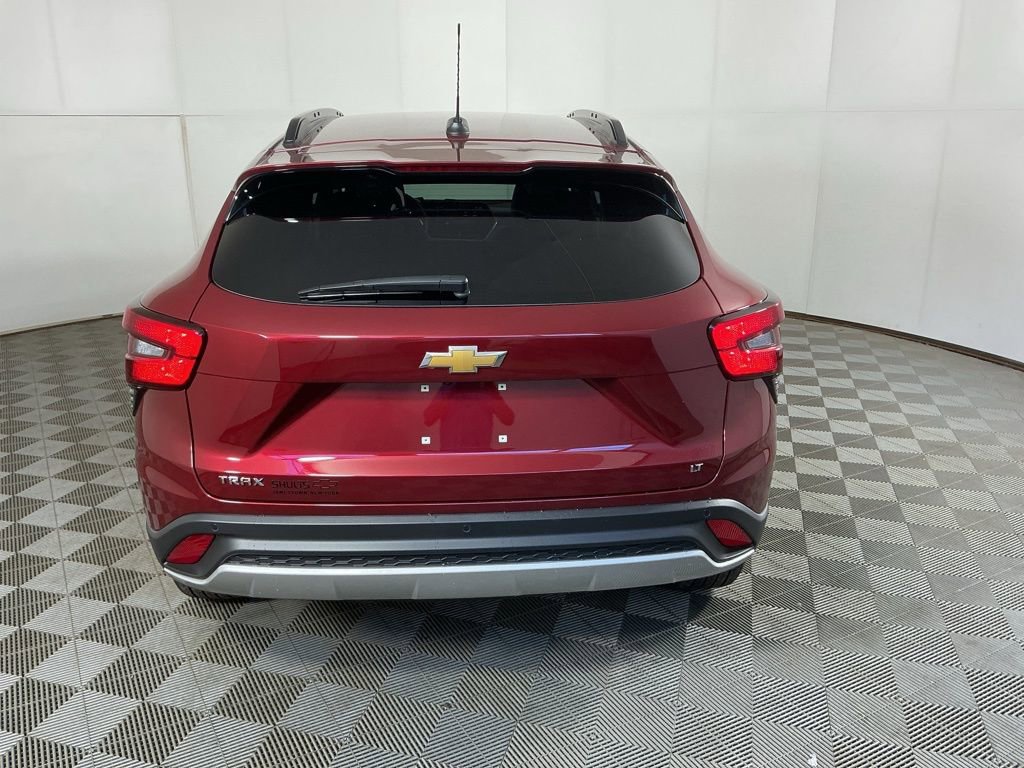Used 2025 Chevrolet Trax LT w/ Driver Confidence Package image 8