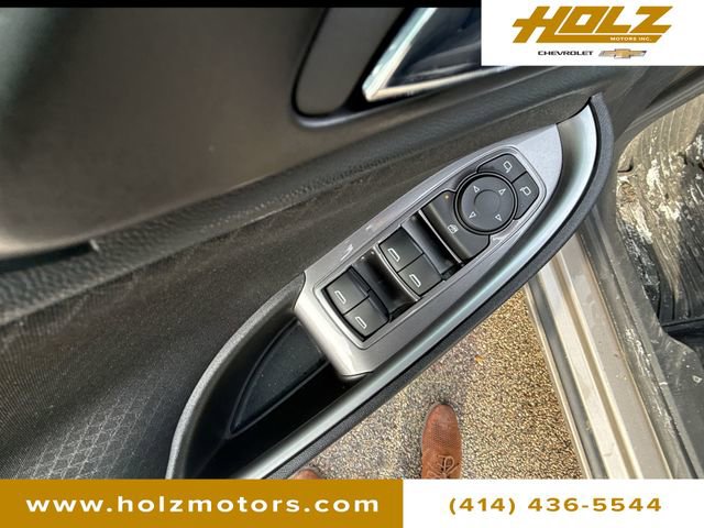 Used 2022 Chevrolet Malibu RS image 24