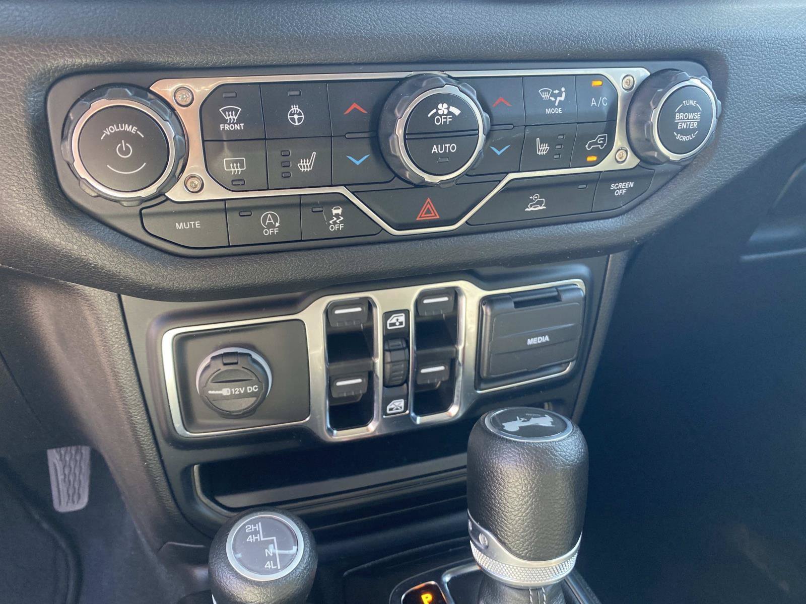 Used 2024 Jeep Wrangler Unlimited Sport AWD/4WD image 27