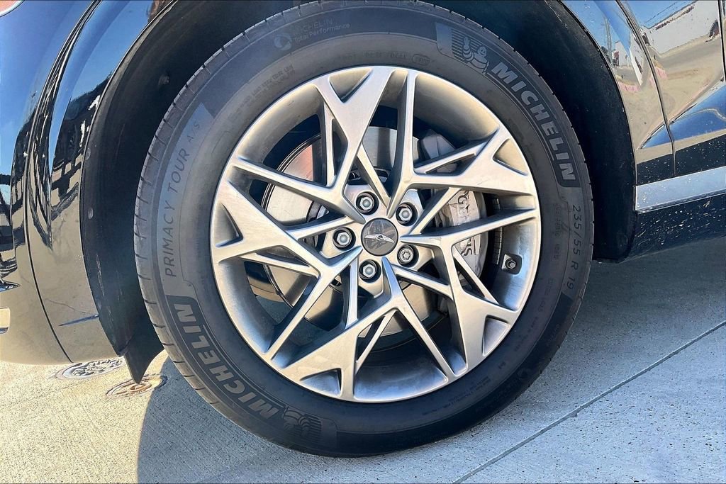 Used 2024 Genesis GV70 2.5T w/ Select Package image 11