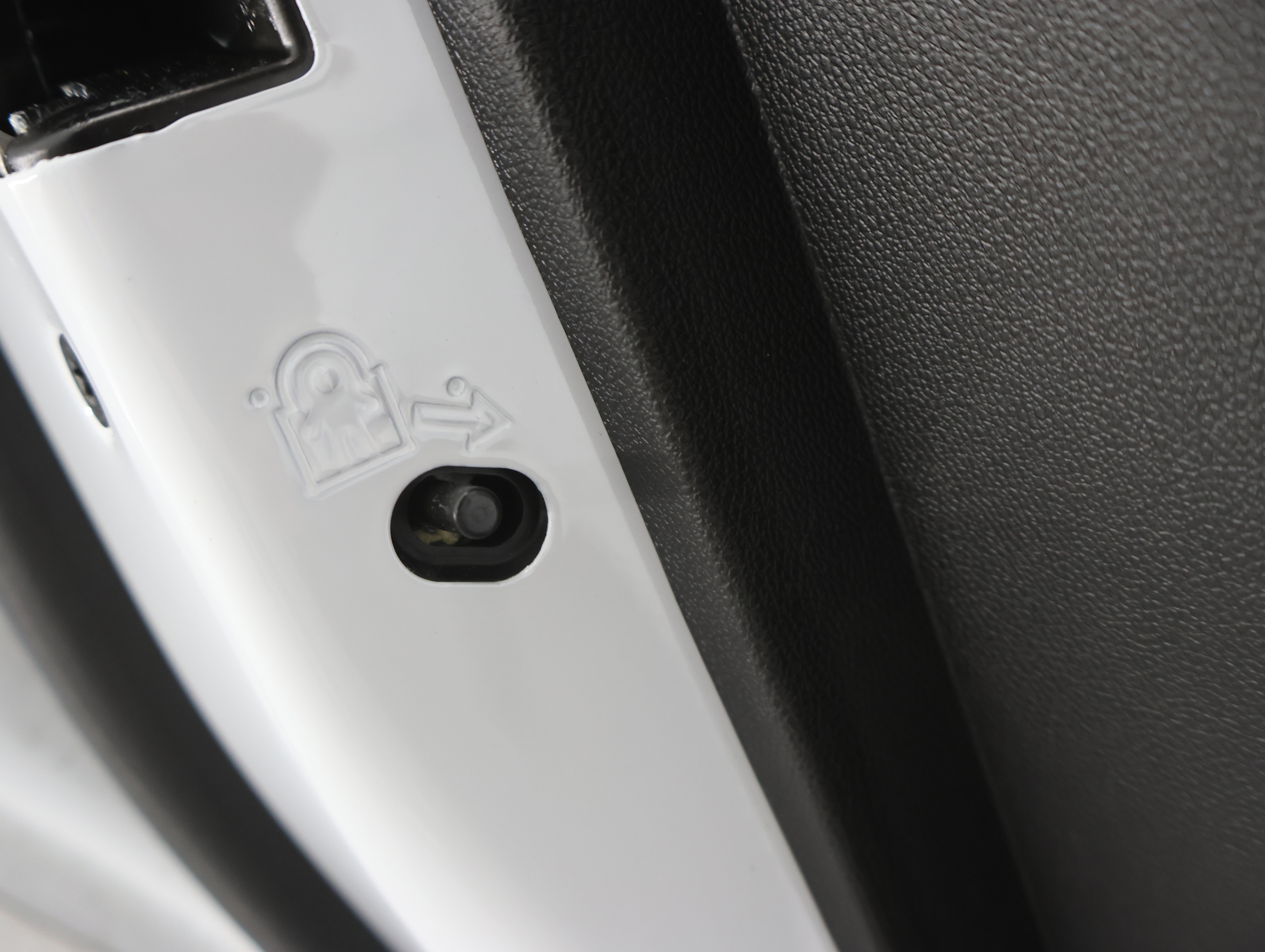 Used 2024 Chevrolet Equinox RS w/ LPO, Floor Liner Package image 37