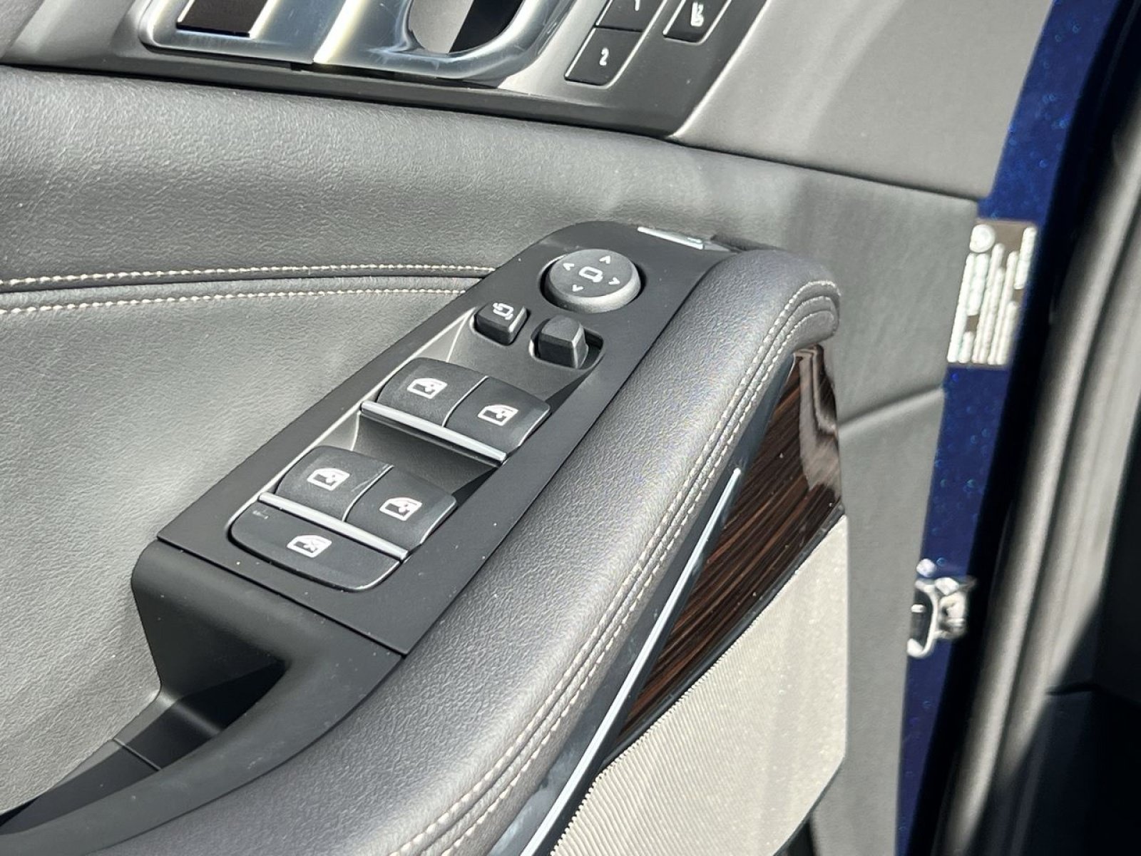 New 2026 BMW X5 xDrive40i AWD/4WD image 9