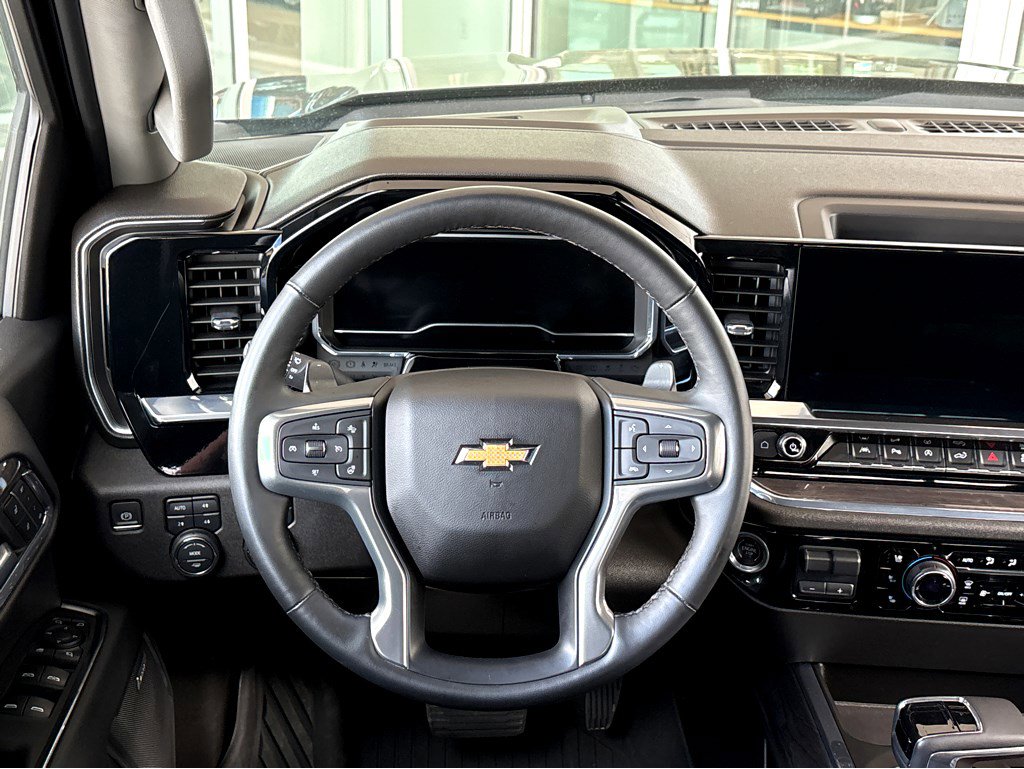 Used 2024 Chevrolet Silverado 1500 LTZ image 18