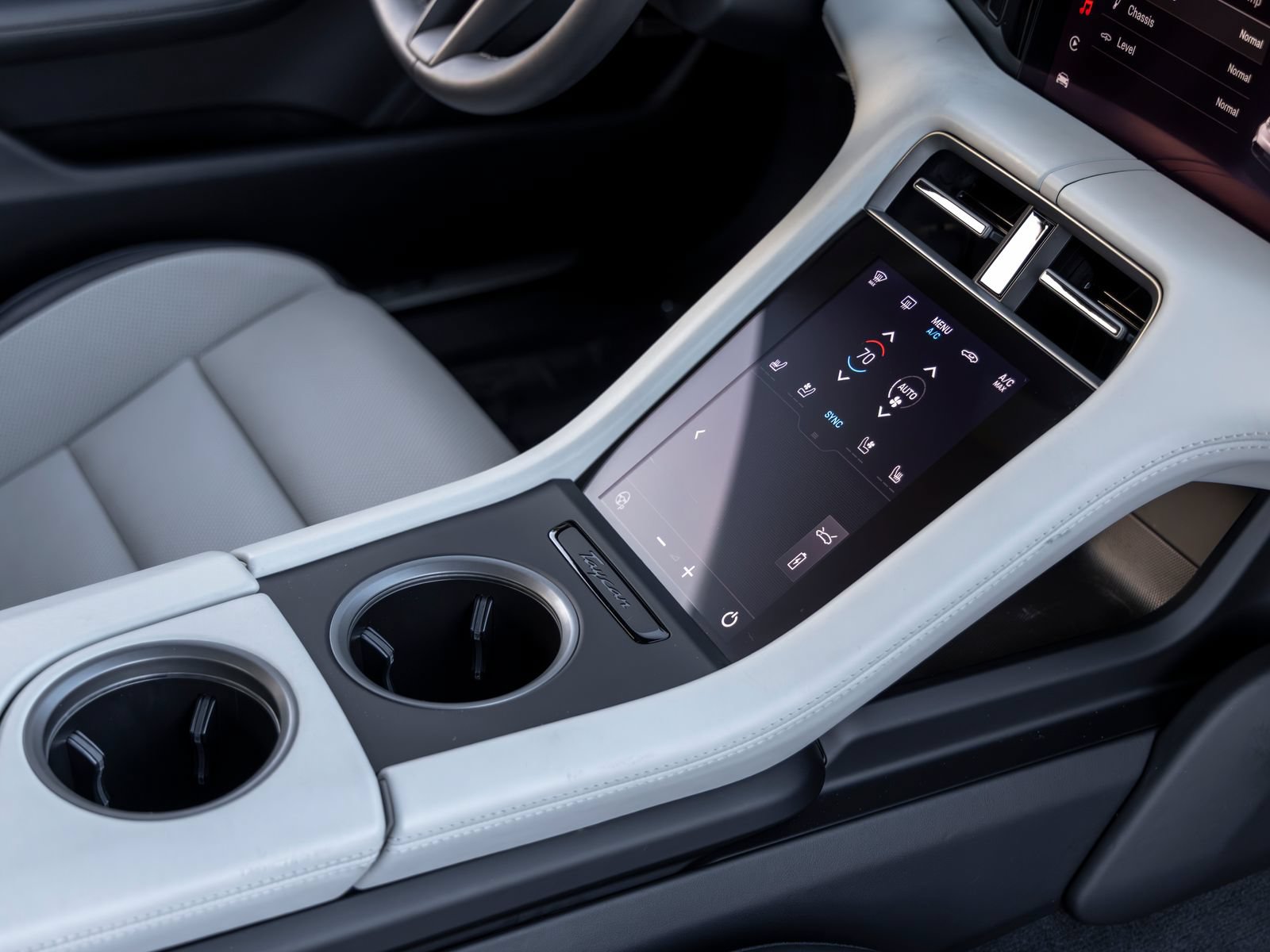 Certified 2025 Porsche Taycan AWD/4WD image 51