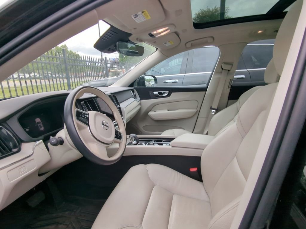Used 2023 Volvo XC60 B5 Plus FWD image 6
