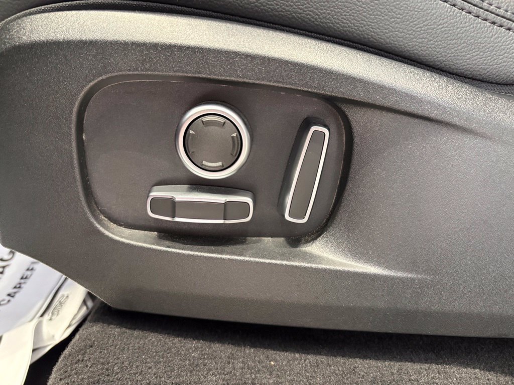Used 2021 Jaguar F-PACE S AWD/4WD image 16