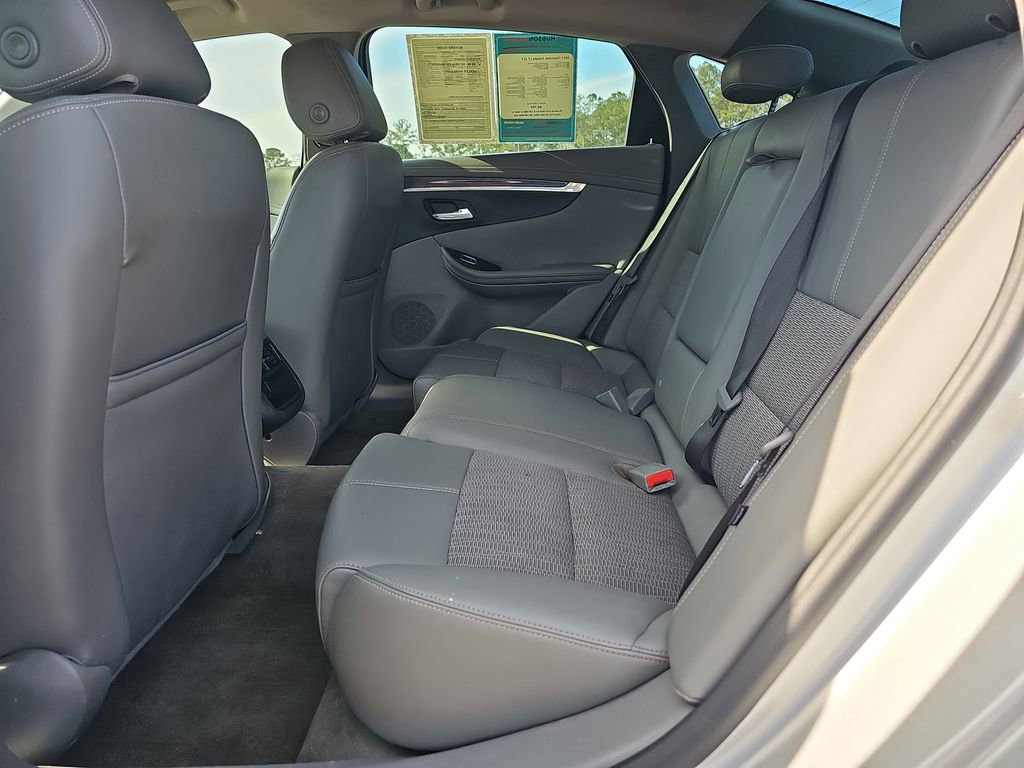 Used 2017 Chevrolet Impala LT image 18