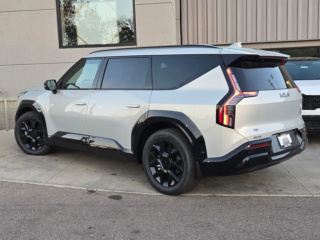 New 2026 Kia EV9 Land w/ Nightfall Edition Package image 4