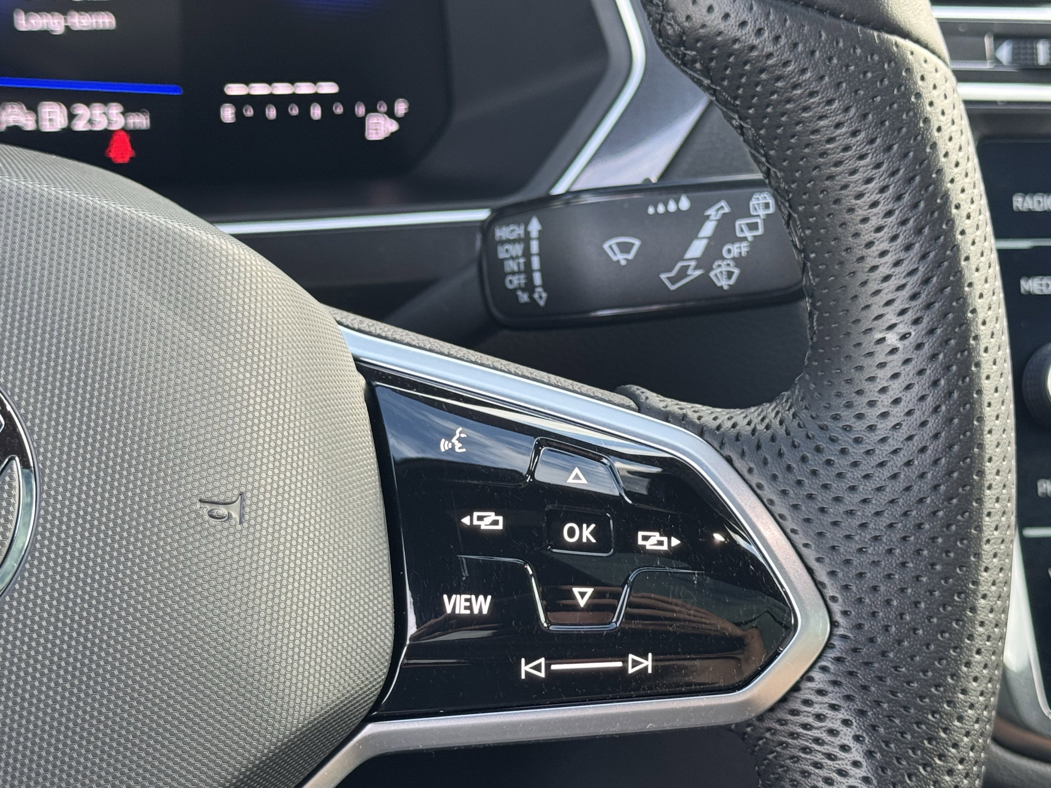 Certified 2024 Volkswagen Tiguan SE R-Line image 22