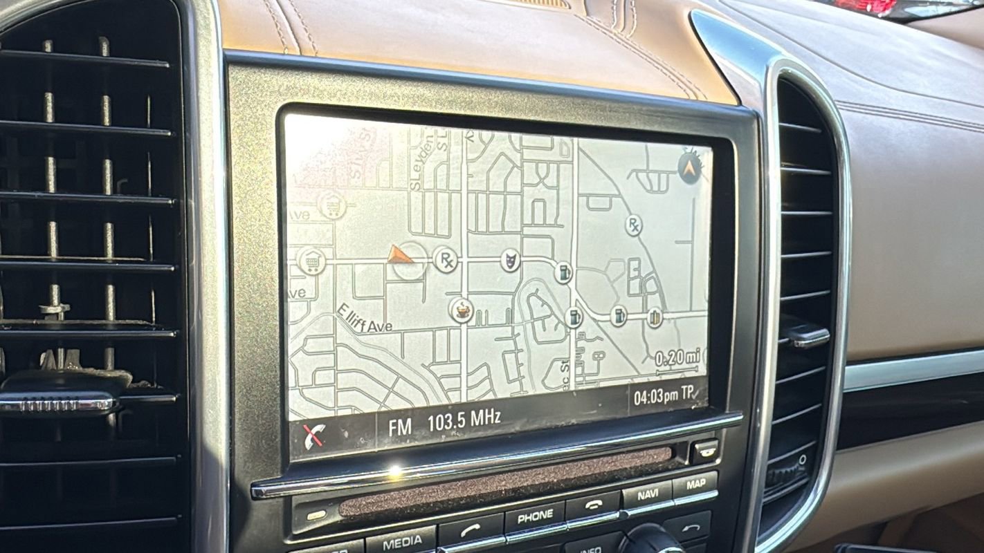 Used 2015 Porsche Cayenne S AWD/4WD image 33