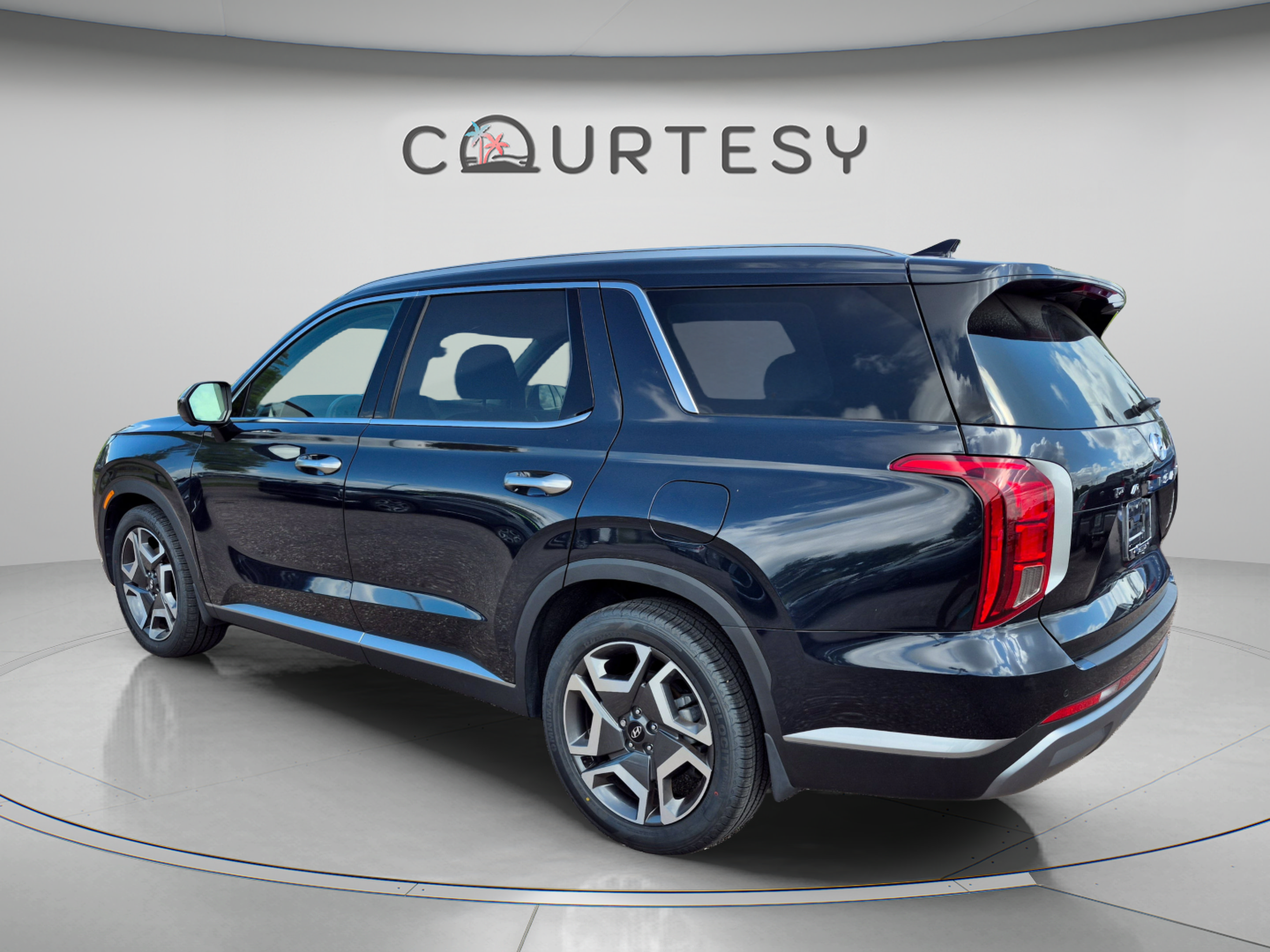 Certified 2024 Hyundai Palisade SEL w/ Premium Package FWD image 3