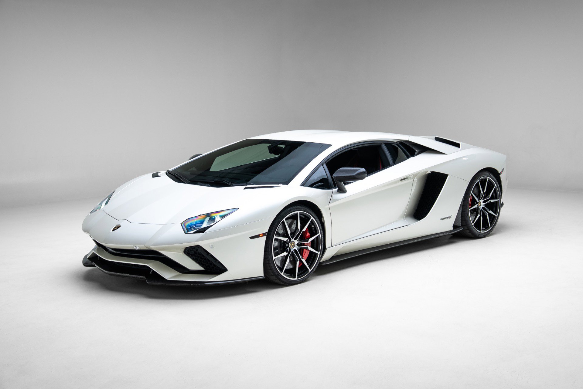 Used 2017 Lamborghini Aventador S image 6