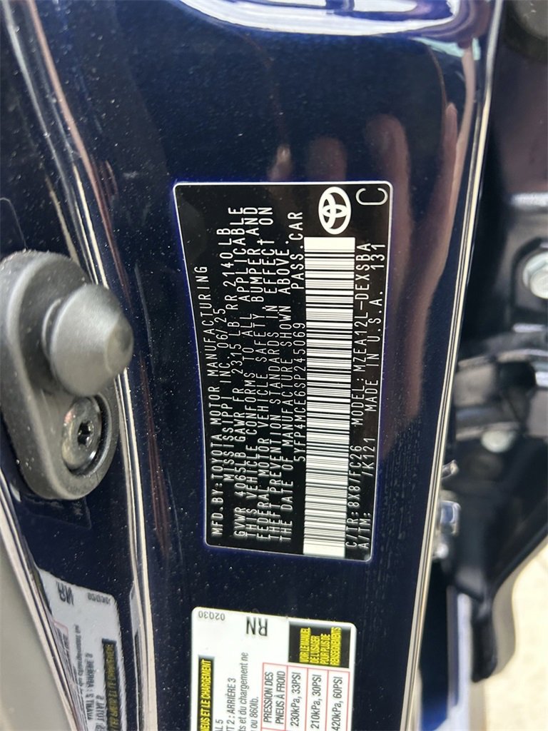 Used 2025 Toyota Corolla SE image 10