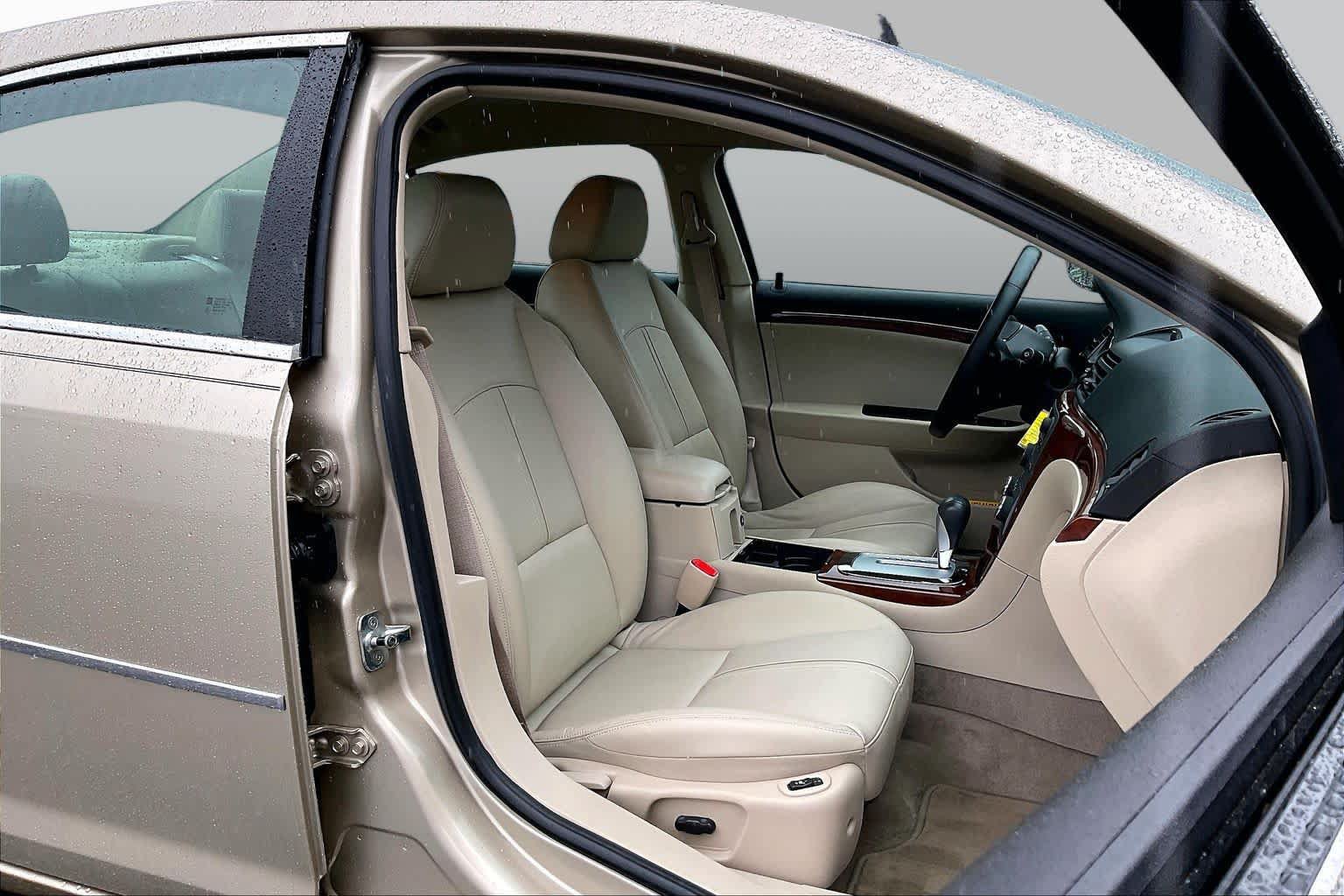 Used 2008 Saturn Aura XR w/ Premium Trim Package FWD image 8