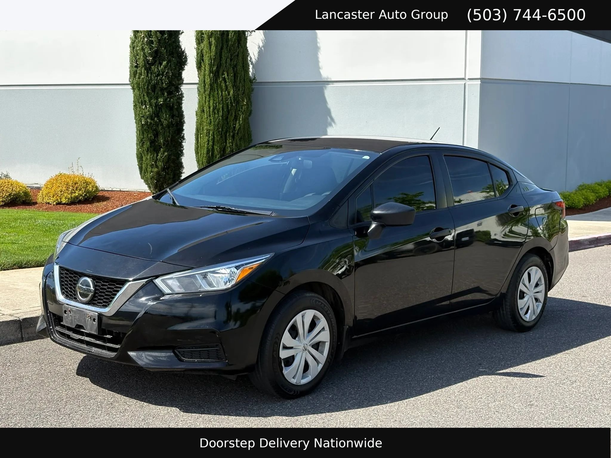 Used 2022 Nissan Versa S FWD image 1