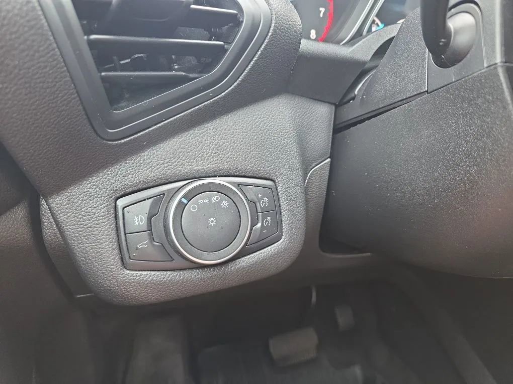 Used 2018 Ford Escape SE FWD image 23