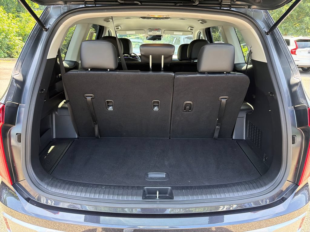Used 2025 Kia Telluride LX FWD image 18