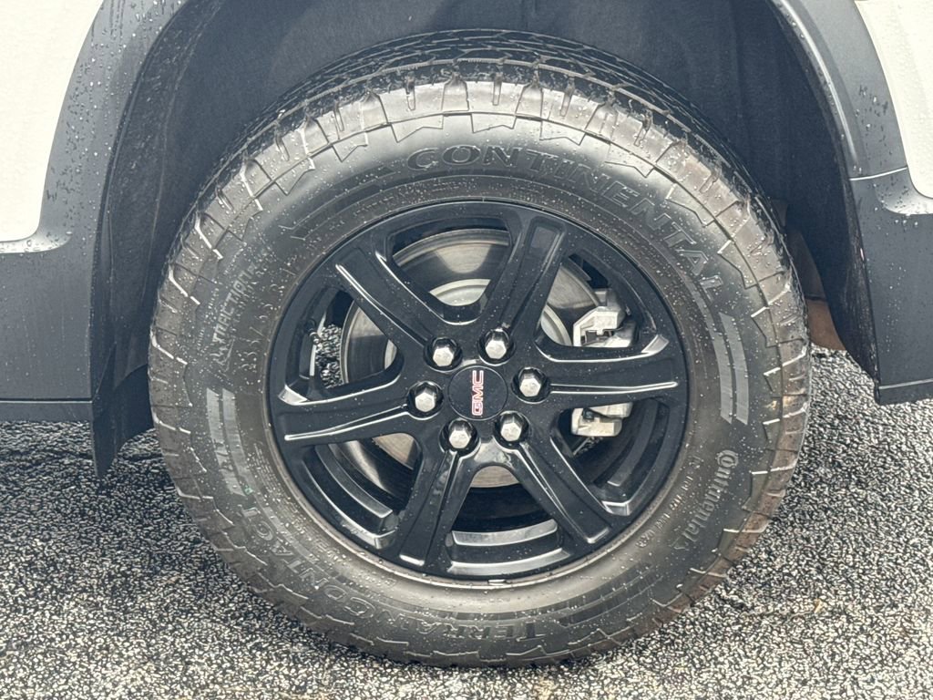 Used 2023 GMC Acadia AT4 image 19