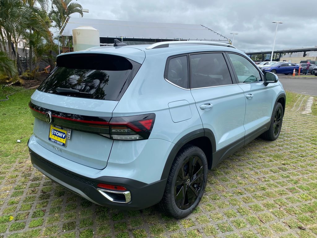 New 2026 Volkswagen Taos SE FWD image 7