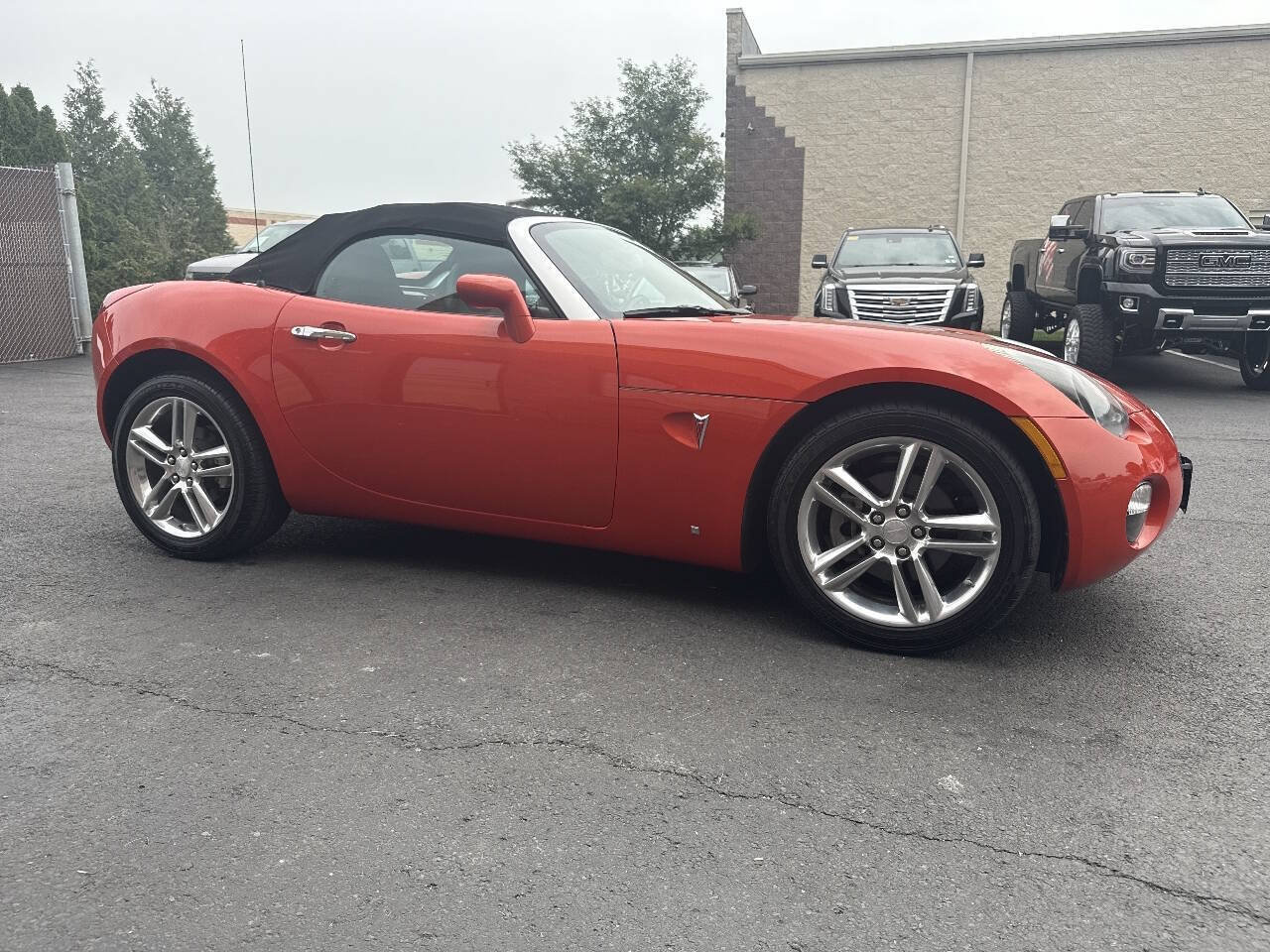 Used 2009 Pontiac Solstice Street Edition RWD image 8
