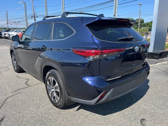 Used 2023 Toyota Highlander XLE AWD/4WD image 5