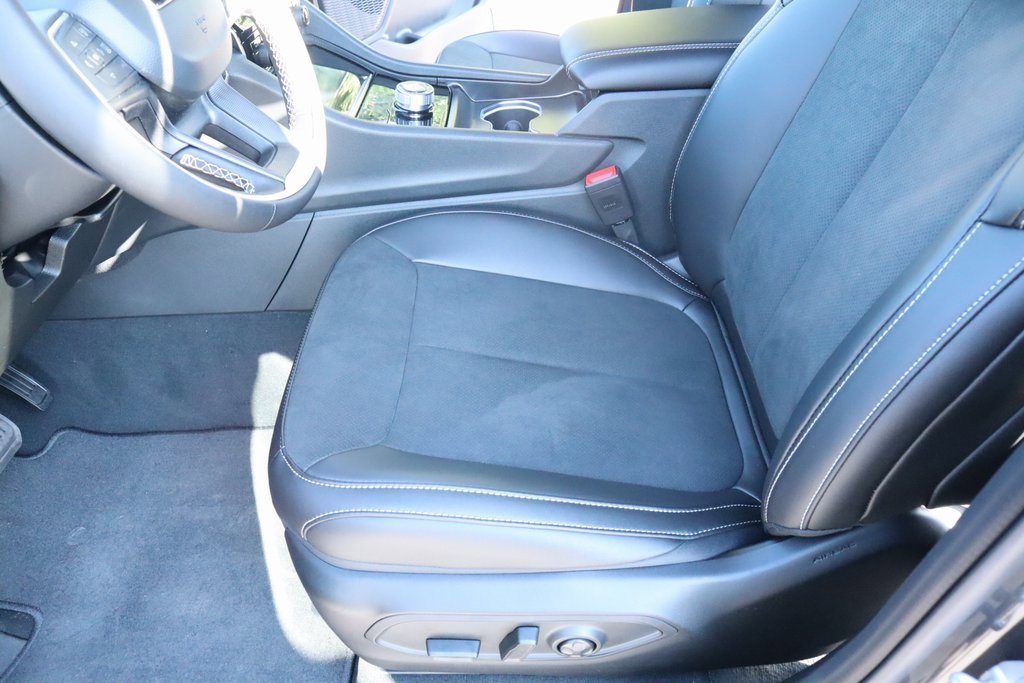 New 2025 Jeep Grand Cherokee Altitude image 11