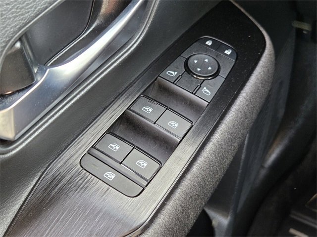 Used 2025 Nissan Kicks SV image 21