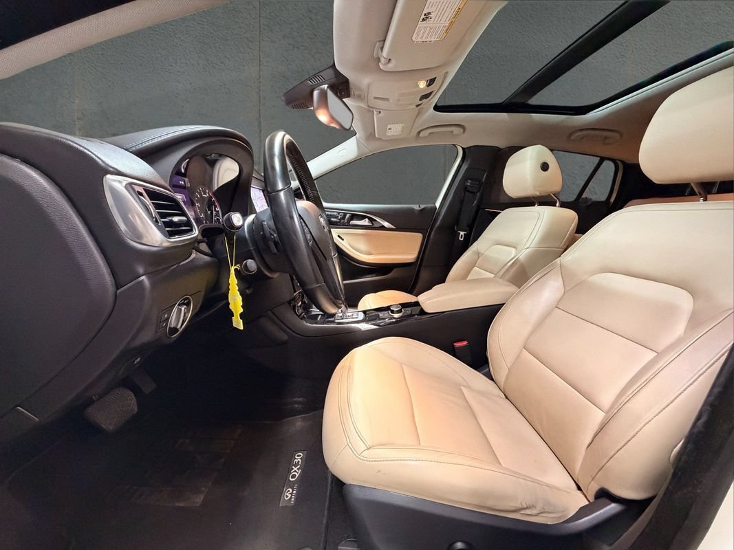 Used 2018 INFINITI QX30 Premium w/ Navigation Package AWD/4WD image 23