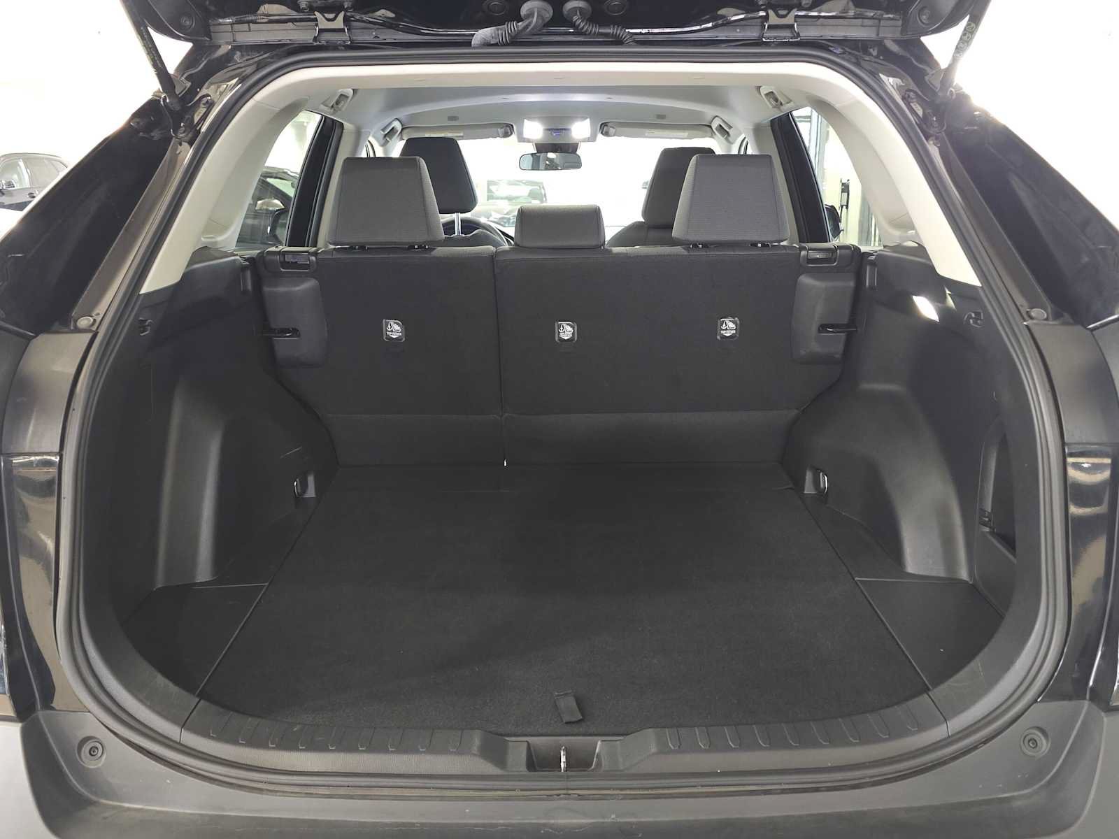 Used 2025 Toyota RAV4 XLE AWD/4WD image 14