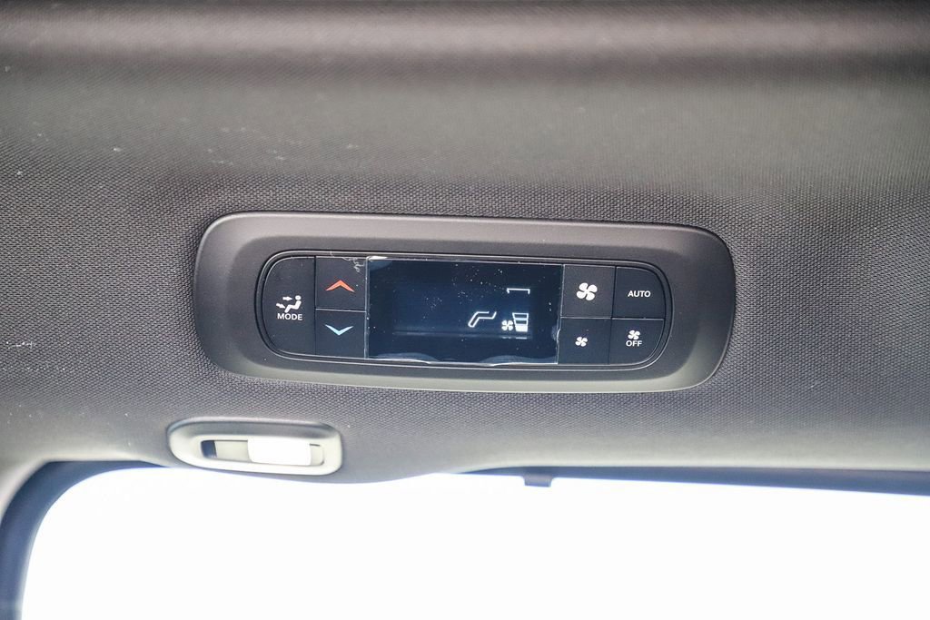 New 2026 Chrysler Pacifica Limited image 22