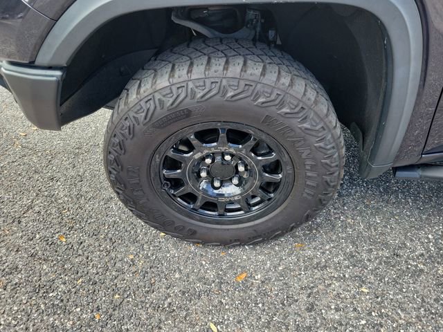 Used 2023 GMC Sierra 1500 AT4X w/ AT4X AEV Edition image 5