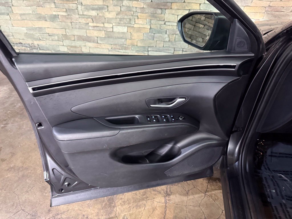 Used 2022 Hyundai Tucson SEL w/ Cargo Package AWD/4WD image 11