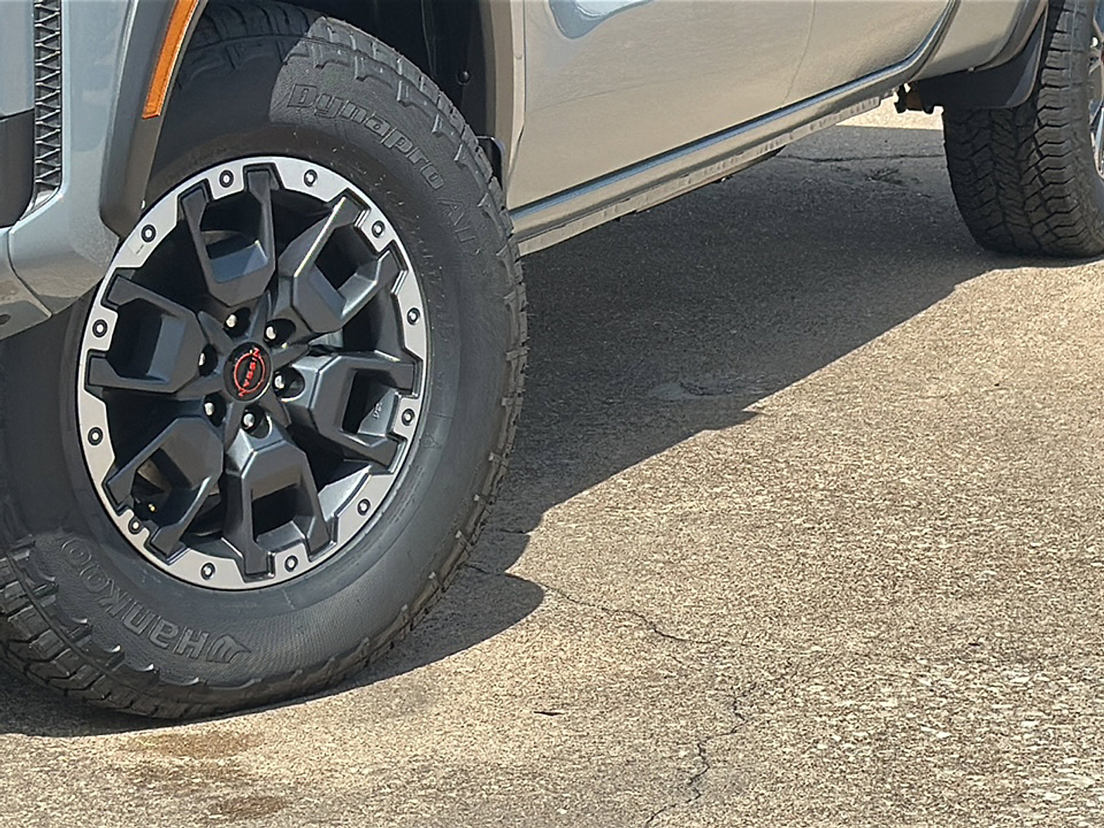 New 2026 Nissan Frontier PRO-4X w/ Pro-4x Convenience Package image 3