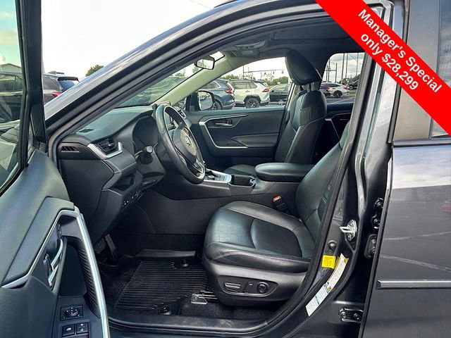 Used 2022 Toyota RAV4 XLE Premium image 13