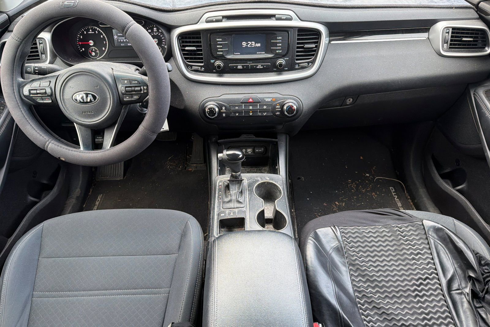 Used 2017 Kia Sorento LX image 9